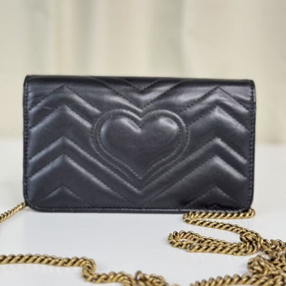 Gucci Black Leather Marmont Shoulder Bag with Gold Bee & Butterfly Embellishment - Picture 3 of 10